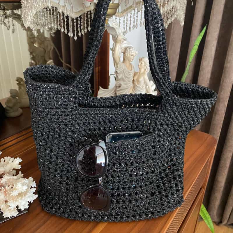 حقيبة نسائية مصنوعة يدوياً بنقشة لامعة