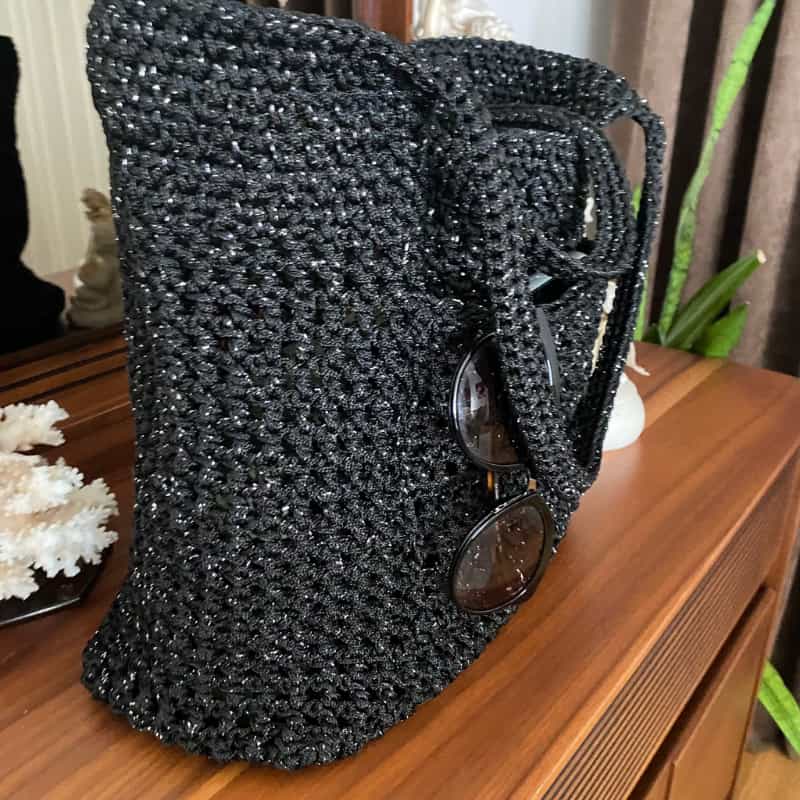 حقيبة نسائية مصنوعة يدوياً بنقشة لامعة