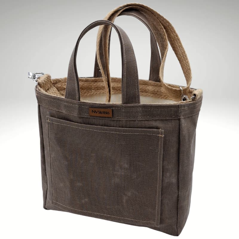 حقيبة كتف نسائية من القماش المشمع من NVsisters