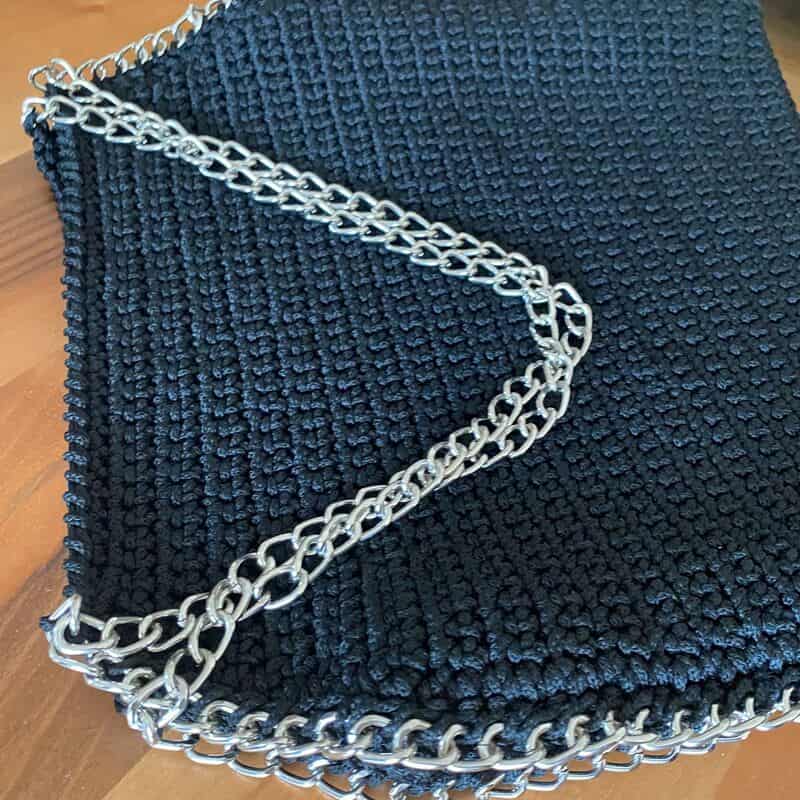 حقيبة كتف نسائية صيفية مصنوعة يدويًا باللون الأسود من الكروشيه