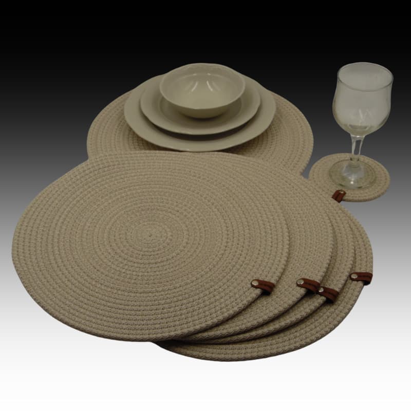 طقم مفارش وأكواب بلون كريمي