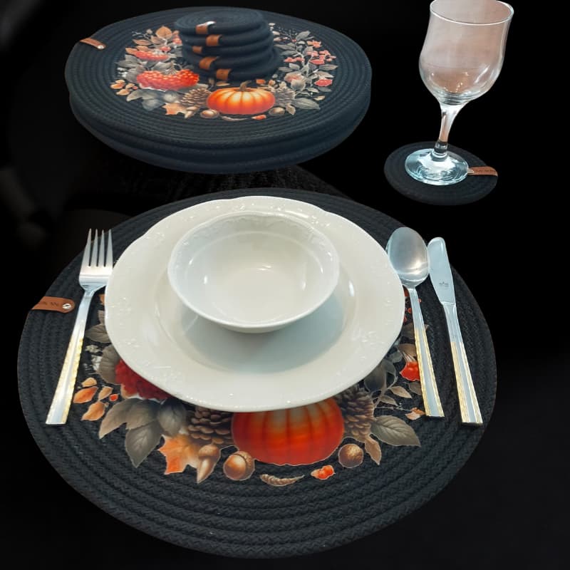 طقم مفارش طاولة أسود بنقشة مطبوعة، مكون من 6 قطع