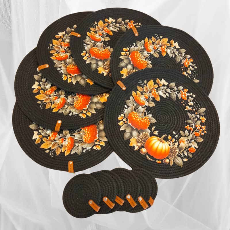 طقم مفارش طاولة أسود بنقشة مطبوعة، مكون من 6 قطع