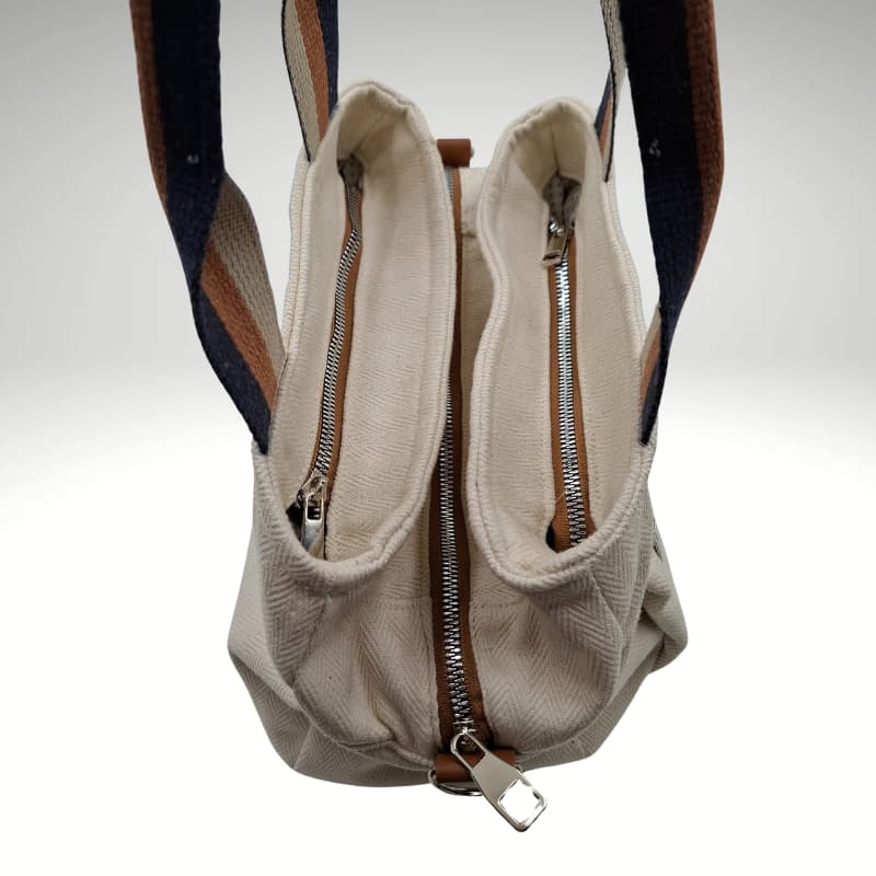 حقيبة توت ثلاثية اللون بيج مصنوعة يدويًا