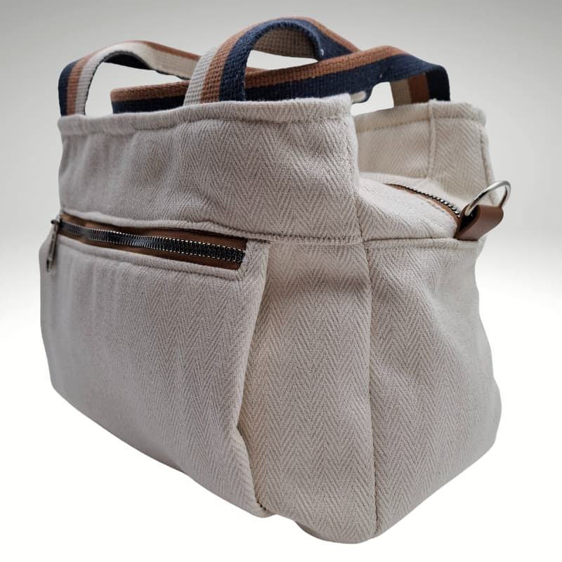 حقيبة توت ثلاثية اللون بيج مصنوعة يدويًا