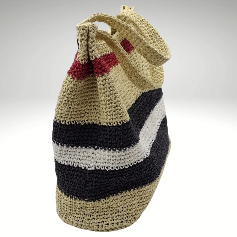 حقيبة كتف نسائية صيفية من إن في سيسترز بنقشة قش باللون الأسود والأبيض والأحمر