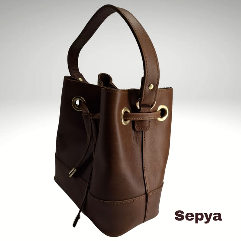 حقيبة NVisters المصنوعة يدويًا من جلد سيبيا الأصلي باللون البني