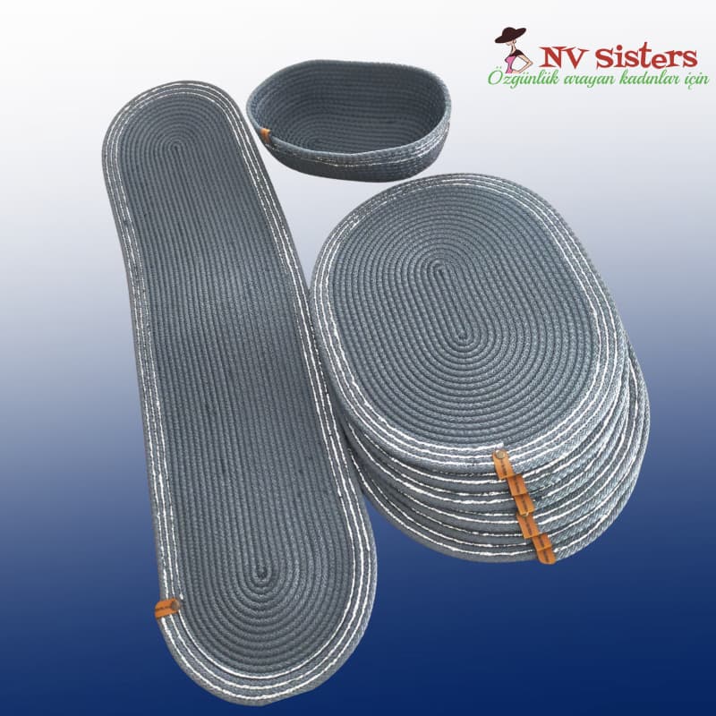 طقم مفارش طاولة بيضاوية الشكل باللون الأزرق الداكن مكون من 6 قطع (للاستخدام الأمريكي) + مفرش طاولة + سلة خبز