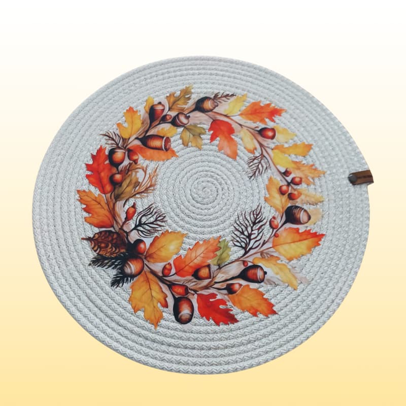 طقم مفارش طاولة من 6 قطع بنقشة مطبوعة باللون الكريمي الفاتح