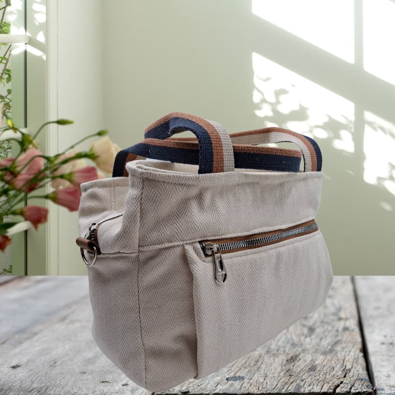 حقيبة توت ثلاثية اللون بيج مصنوعة يدويًا