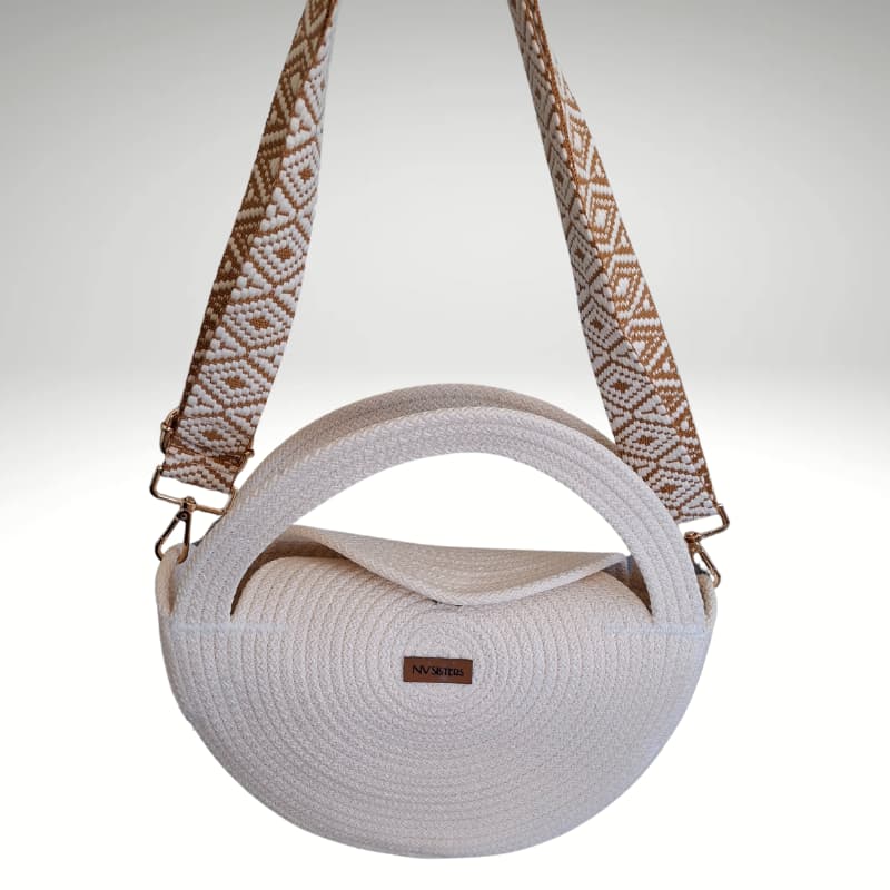 حقيبة يد وكتف دائرية بلون كريمي فاتح من NVisters