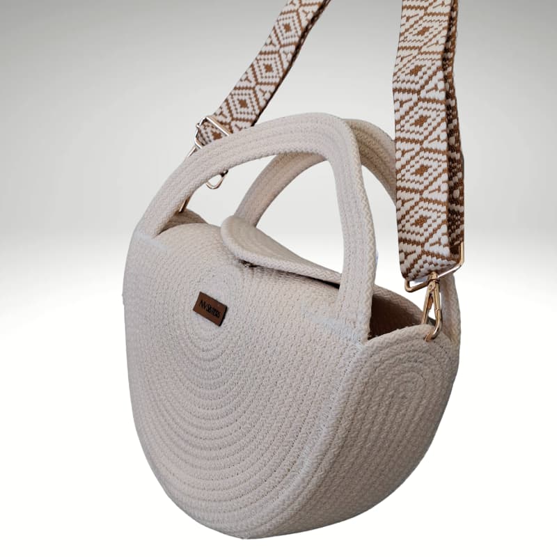 حقيبة يد وكتف دائرية بلون كريمي فاتح من NVisters